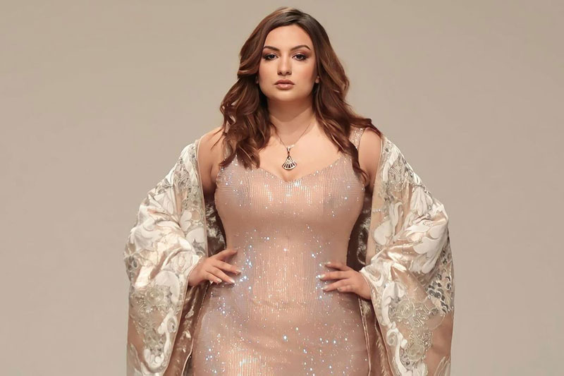 Người đẹp ngoại cỡ của Hoa hậu Hoàn vũ làm vedette