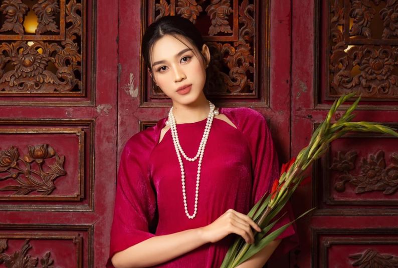 Hoa hậu Đỗ Thị Hà hóa 'nàng Xuân'