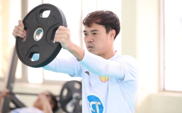 Tiền đạo Văn Toàn gặp vận "đen" ngay đầu năm