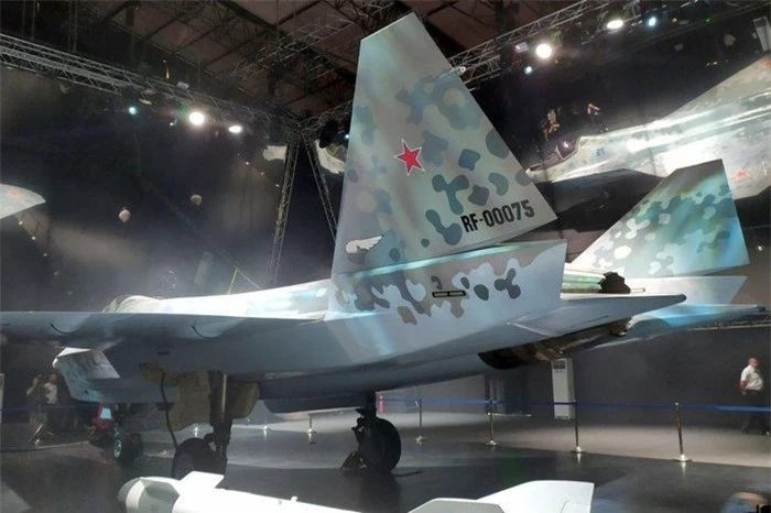 Tập đoàn chế tạo máy bay thống nhất (UAC) gần đây đã được cấp bằng sáng chế cho chi tiết đặc biệt trên tiêm kích tàng hình Su-75 Checkmate thuộc thế hệ thứ năm.