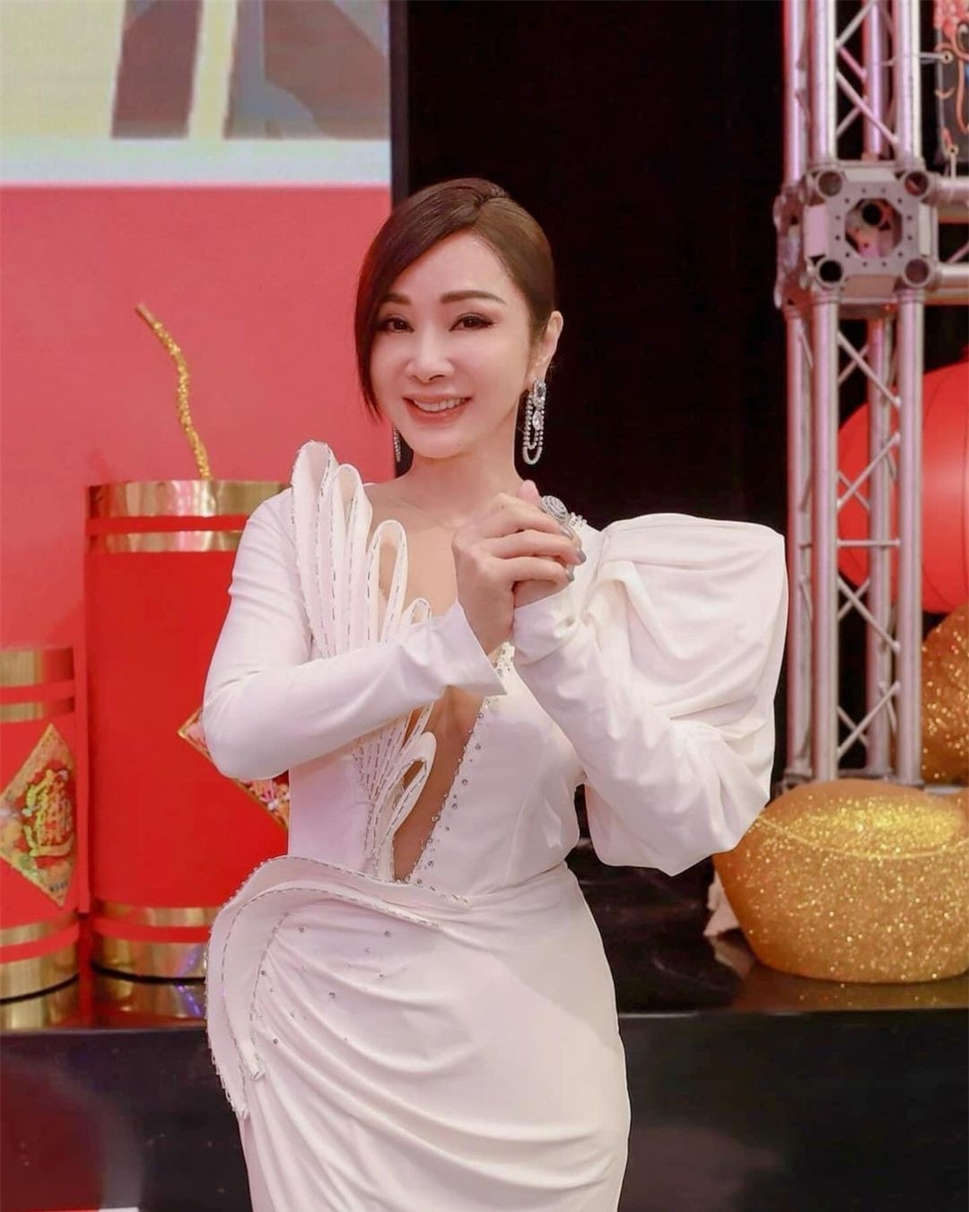 Sắc vóc nóng bỏng tuổi 68 của mỹ nhân 'Đời sống chợ đêm' ảnh 1