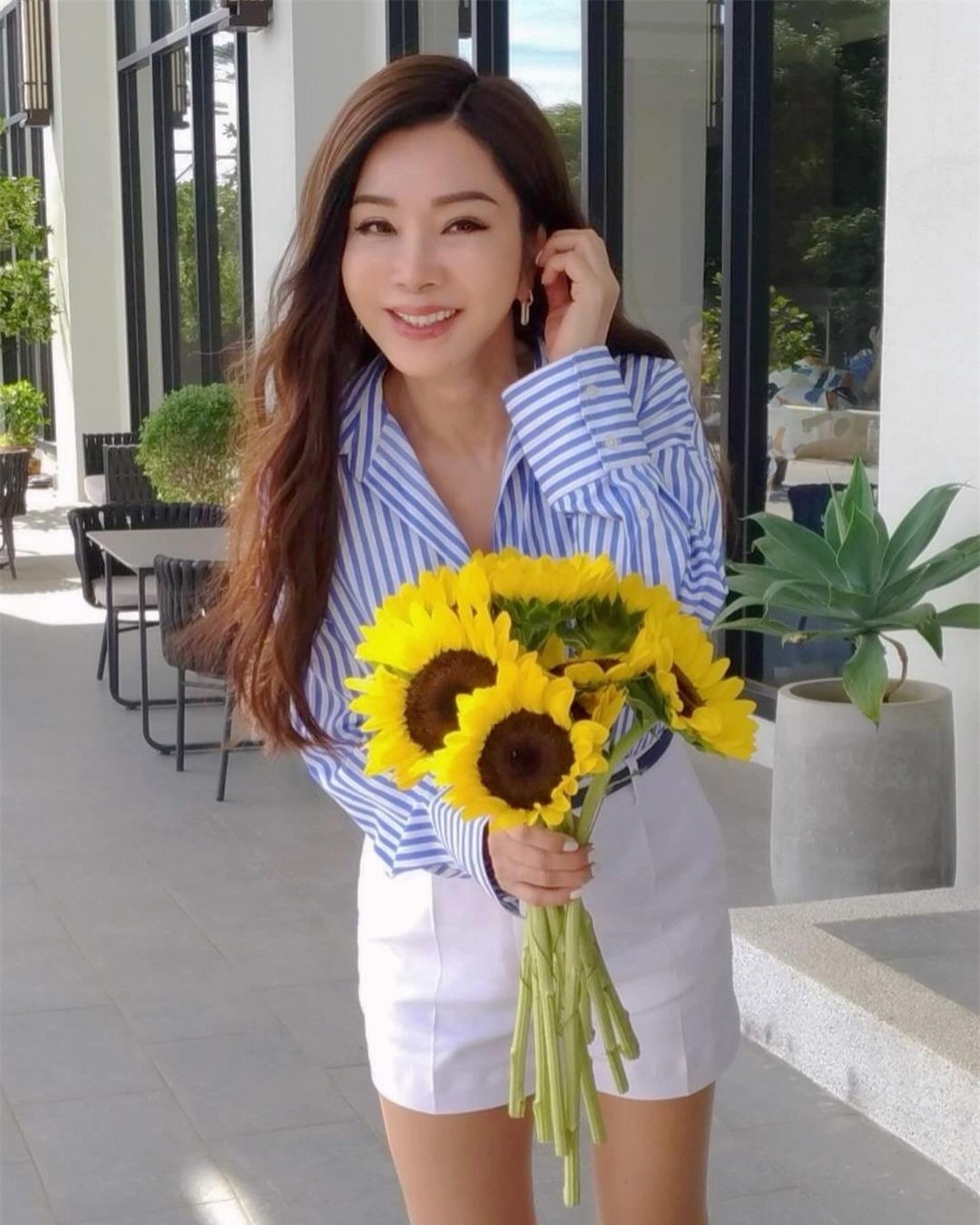 Sắc vóc nóng bỏng tuổi 68 của mỹ nhân 'Đời sống chợ đêm' ảnh 10