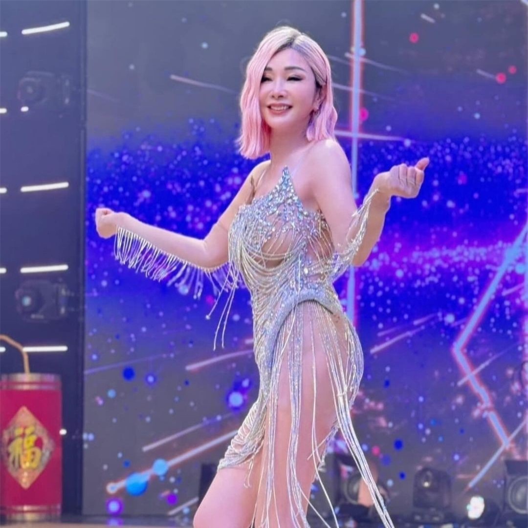 Sắc vóc nóng bỏng tuổi 68 của mỹ nhân 'Đời sống chợ đêm' ảnh 5