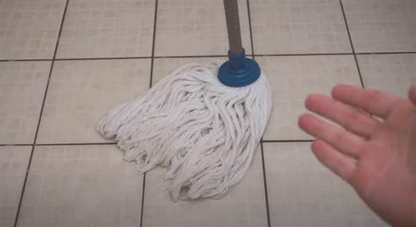 Cây lau nhà có màu đen và bẩn? Hướng dẫn bạn một mẹo nhỏ, ngâm trong nước để dễ dàng loại bỏ bụi bẩn và sáng sạch như mới