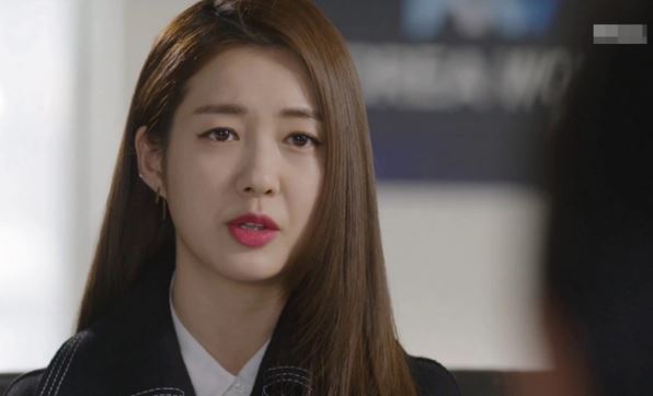 Rõ ràng chồng tôi và vợ cũ đã ly hôn nhưng hầu như tuần nào anh cũng qua đó gặp con trai