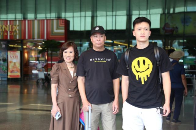 Dàn sao đổ bộ Gala trao giải Quả bóng Vàng Việt Nam: Hoàng Đức có dẫn theo bạn gái?