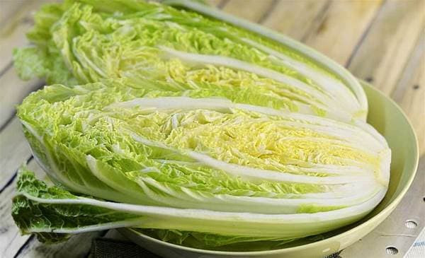 Khi mua cải thảo, tôi nên chọn 'trắng' hay 'xanh'? Hãy ghi nhớ 3 điểm này, bạn sẽ không nhầm khi mua lần sau