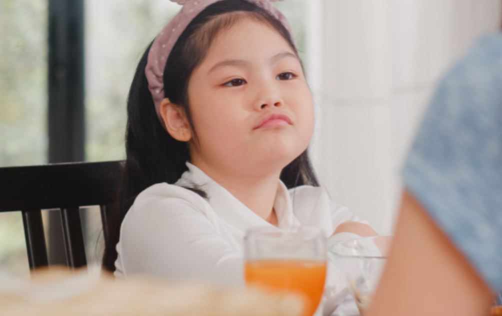 Nhiều đứa trẻ tương lai mù mịt không phải là bởi IQ hay EQ thấp mà do sự “giả tạo” này của cha mẹ