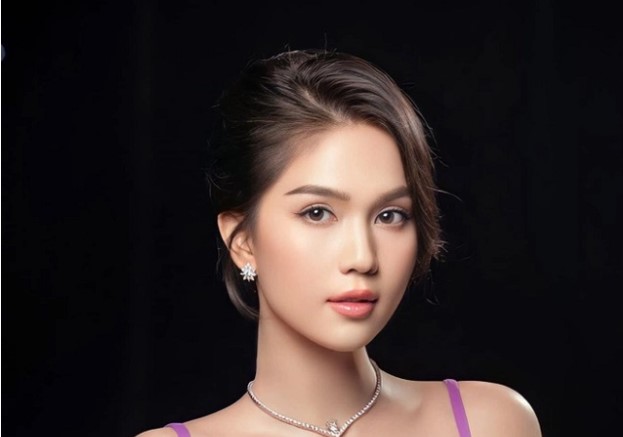 Giật mình trước diện mạo của Ngọc Trinh hiện tại: Da dẻ vẫn mướt rượt
