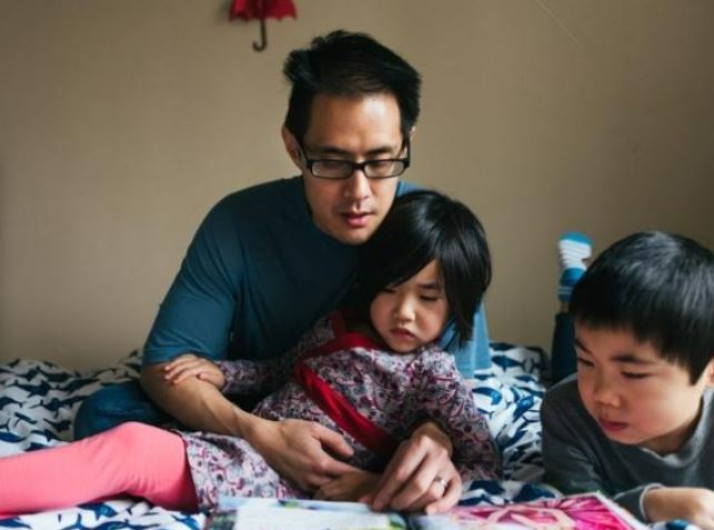 Người cha xuất hiện kịp thời trong 5 thời điểm này chẳng khác nào “vị cứu tinh”, giúp con cái một đời tự tin