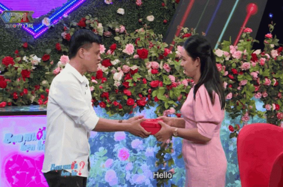Không biết cách tiêu tiền, "trai ngoan" bị cô gái từng có một đời chồng từ chối phũ trên show hẹn hò