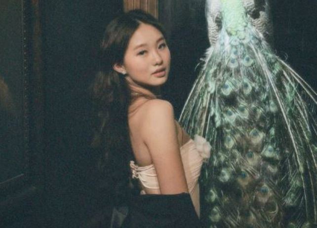 Ái nữ của Hoa khôi bóng chuyền Kim Huệ: Tuổi 16 cao gần 1m70, xinh đẹp rạng rỡ phổng phao