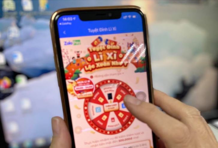 Cẩn trọng mắc bẫy lừa đảo lì xì điện tử và xem bói trực tuyến