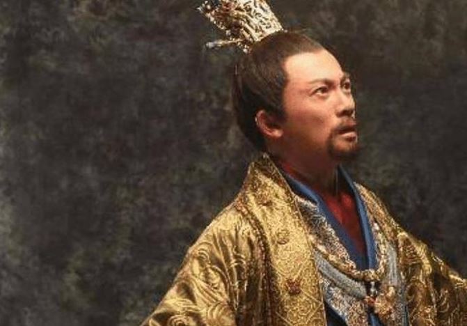 Vị hoàng đế giả mù 3 năm, tận mắt chứng kiến vợ dan díu với người đàn ông khác: Đó là ai?