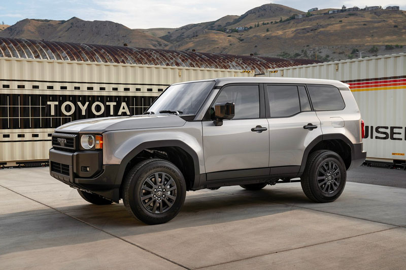 Toyota Land Cruiser 2024 chốt giá từ 1,316 tỷ đồng