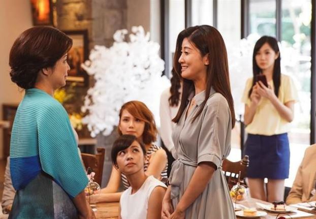 Nhìn tình cũ của chồng cứ lui tới nhà mà bố mẹ chồng còn đón tiếp niềm nở khiến nàng dâu ấm ức vô cùng