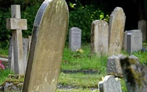 Ba hiện tượng này xuất hiện ở mộ tổ tiên thì trong gia đình sẽ có người phú quý, quyền lực!