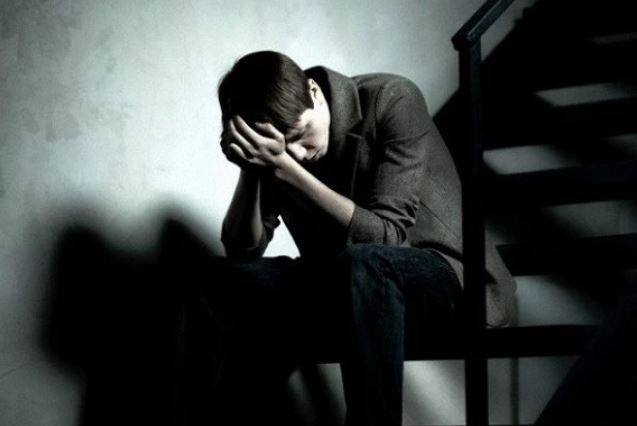 Thấy chồng cũ bị ung thư giai đoạn cuối, tôi thương xót đón về ở cùng nhưng không ngờ lại gặp phải phản ứng gay gắt từ con trai mình