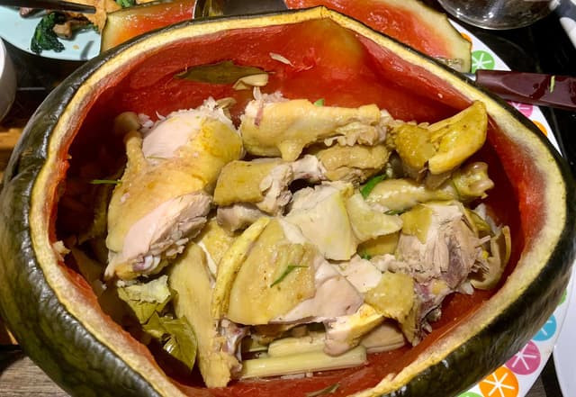 Kết hợp gà cùng dưa hấu: Nghe lạ lùng nhưng thành phẩm lại ngon vô đối