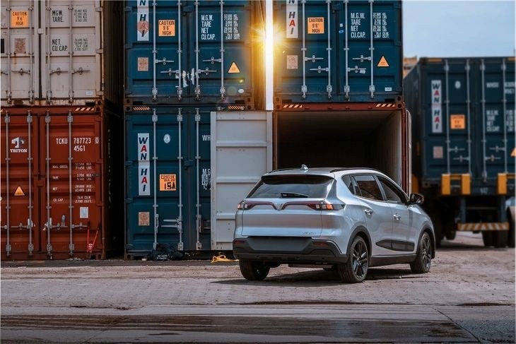 Hai mẫu xe VinFast cập bến Indonesia với ngoại thất mới lạ