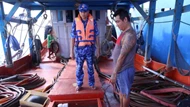 Cảnh sát biển liên tiếp bắt giữ tàu vận chuyển dầu DO trái phép