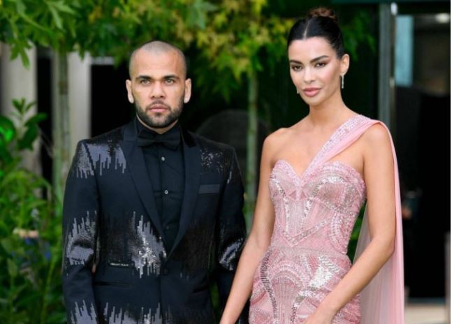 Vợ cũ có động thái bất ngờ sau khi Dani Alves phải nhận án tù