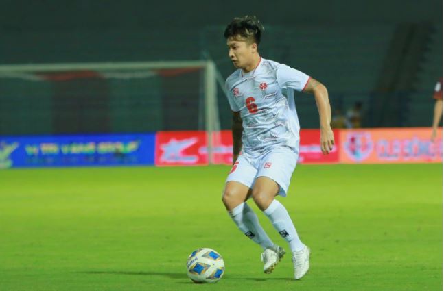 Tiền vệ U23 Việt Nam từng vướng tin đồ hẹn hò với ca sĩ Vbiz, sau 5 năm đã đường ai nấy đi?