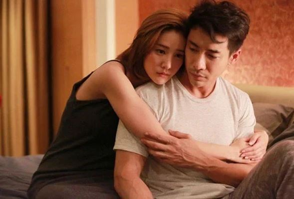 Tôi ngượng tới nỗi cúi mặt trong suốt buổi đi ăn cùng bạn thân của chồng ngày hôm đó