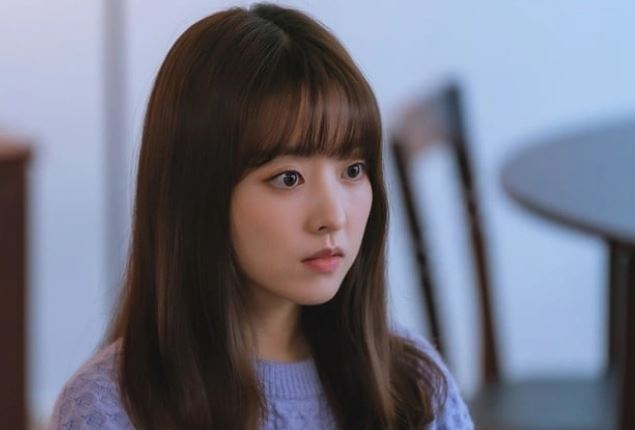 Đang ăn tối bỗng dưng bạn thân của chồng lên cơn hen, anh bế chị bỏ đi trước sự ngỡ ngàng của tôi và chồng chị