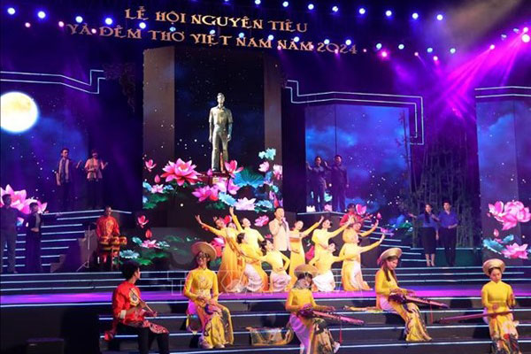 Lắng đọng cảm xúc trong đêm thơ Việt Nam năm 2024