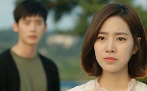 Đi dự sinh nhật bạn thân và vô tình gặp lại tình cũ, anh chỉ đưa một thứ mà tôi chảy nước mắt giàn giụa