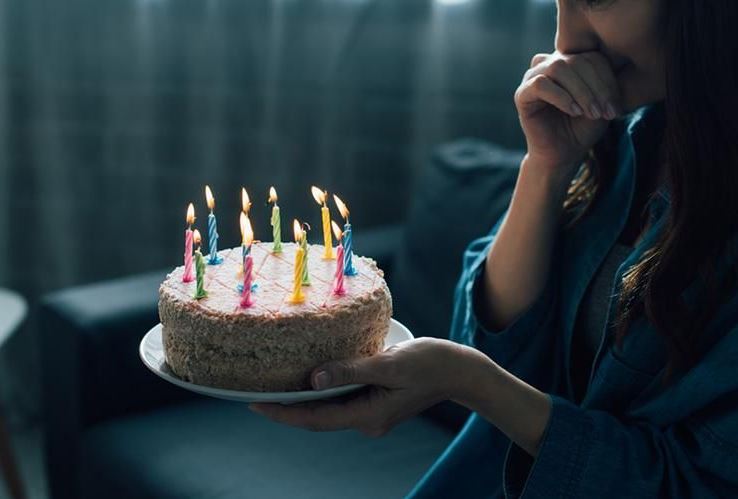 Đến dự sinh nhật của bạn thân, tôi không ngờ lại trở thành trò cười trong mắt mọi người chỉ vì món quà 'độc nhất vô nhị' của mình