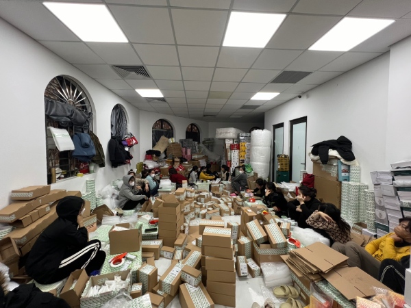 Kiểm soát, xử lý từ gốc rễ những 'mặt trái' của thương mại điện tử