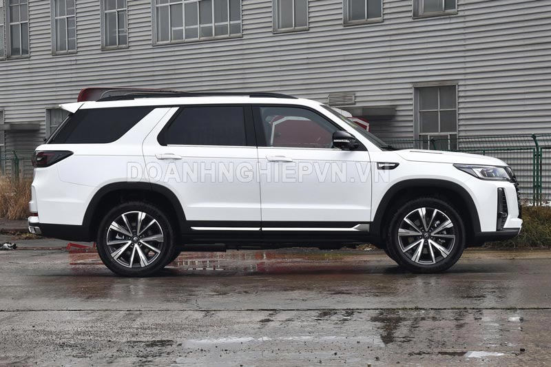‘Kẻ huỷ diệt’ Toyota Land Cruiser Prado: Thiết kế cá tính, giá hơn 540 triệu đồng