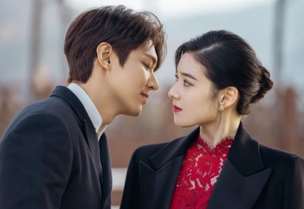 Nghe chồng cũ tha thiết xin lỗi mà tôi cũng mủi lòng, nhưng chỉ sợ người đàn bà thâm độc kia giở trò khiến gia đình tôi tan nát lần nữa