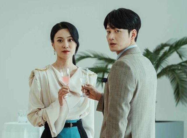 Lén hẹn hò với em trai của đứa bạn thân, sau 5 tháng chuyện vỡ lở vì tật 'não cá vàng' của tôi