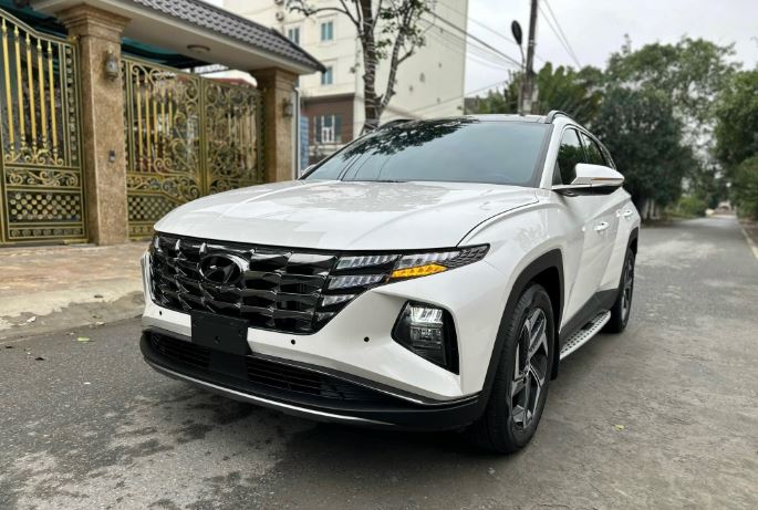 
Lăn bánh 10.000 km, Hyundai Tucson đã lên sàn xe cũ với giá rẻ bất ngờ