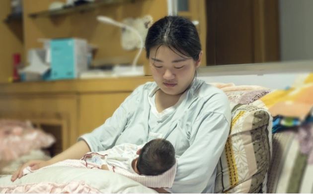 Xung phong chăm con dâu mới sinh nhưng mẹ chồng khiến tôi nhiều phen muối mặt xấu hổ