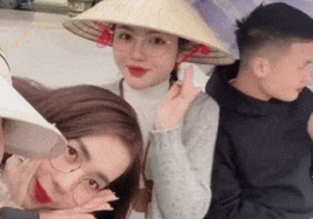 Chu Thanh Huyền về nhà chồng sau ồn ào thiếu lễ phép với mẹ Quang Hải, thái độ của gia đình chàng cầu thủ nói lên mối quan hệ