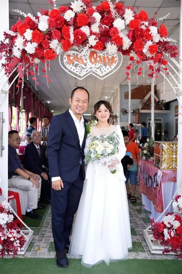 Đám cưới kín tiếng vào một năm trước của Long Đẹp Trai