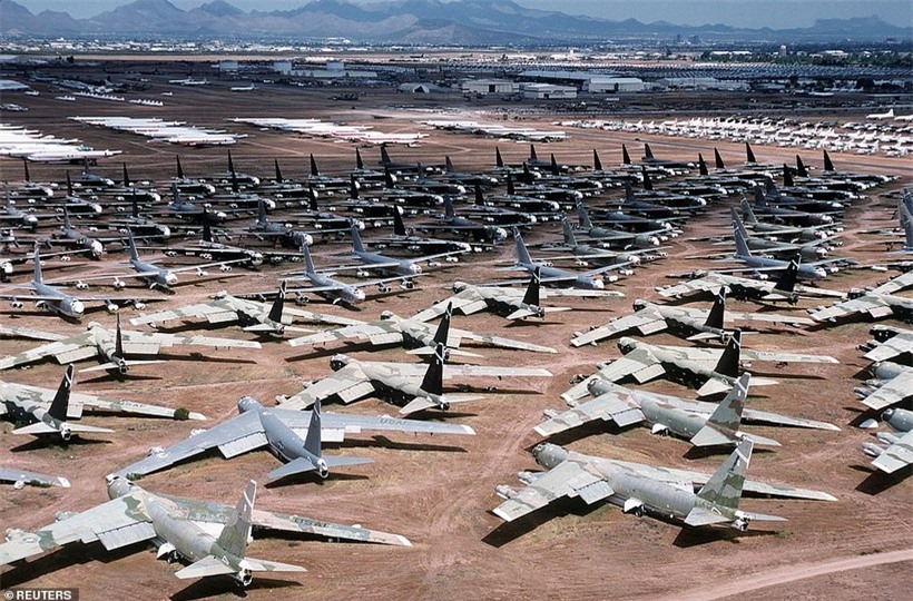 Các máy bay ném bom B-52 đã ngừng hoạt động đang đảm nhiệm vai trò nguồn cung cấp phụ tùng.