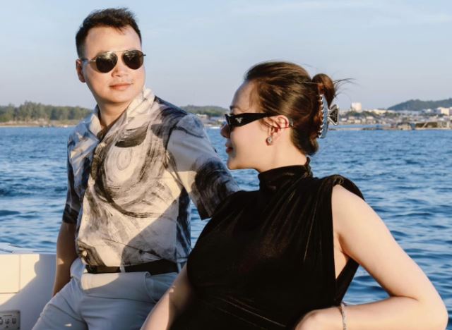 Vợ Shark Bình lên mạng tán gẫu, vô tình tiết lộ mình là người nắm giữ tiền nong sau khi kết hôn với ông chủ tập đoàn lớn