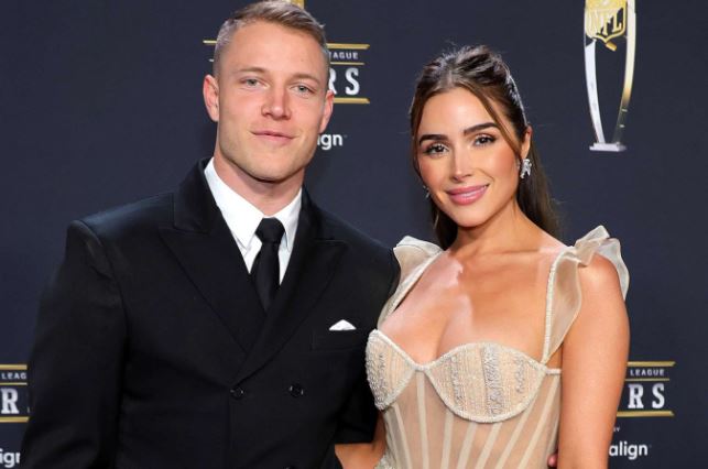 Bạn trai cầu thủ vừa kết thúc mùa giải, Hoa hậu Hoàn vũ lập tức giục giã: "Làm đám cưới thôi anh"