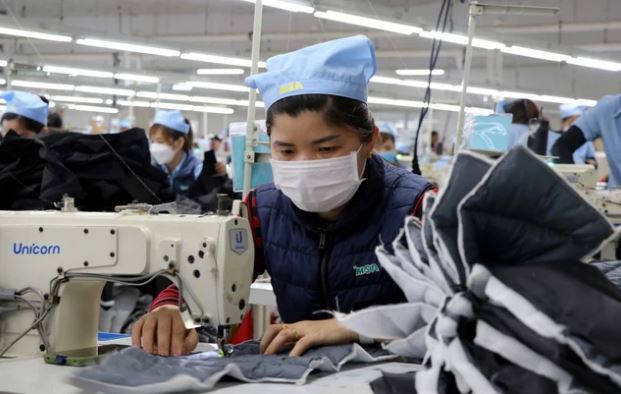 Nhi&#x1EC1;u lao &#x111;&#x1ED9;ng ngo&#xE0;i 40 tu&#x1ED5;i &#x111;&#xE3; b&#x1ECB; sa th&#x1EA3;i, ch&#x1EDD; ngh&#x1EC9; h&#x1B0;u