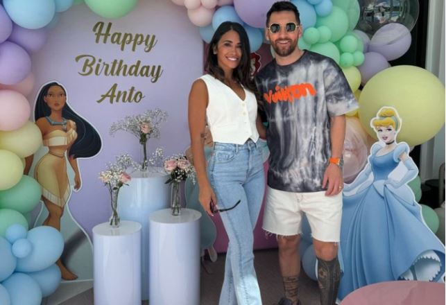 Bà xã Messi hạnh phúc đón sinh nhật bên người thân, được ông xã gọi bằng một từ cực tình cảm
