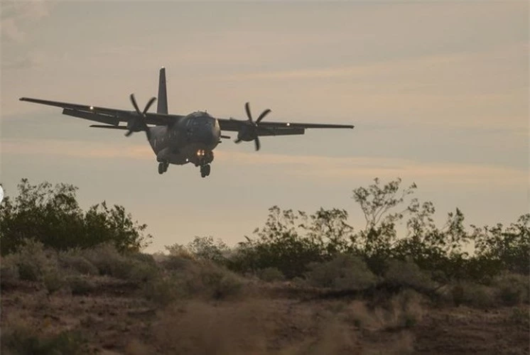 Mỹ công bố hình ảnh hiếm của C-27J Spartan làm nhiệm vụ