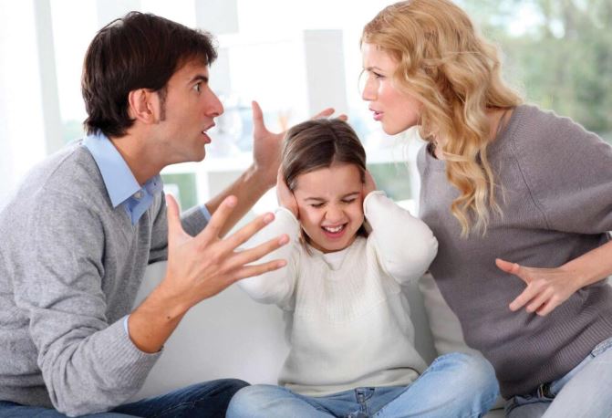 Vì sao có những người tử tế với người ngoài nhưng lại cáu kỉnh với người nhà?