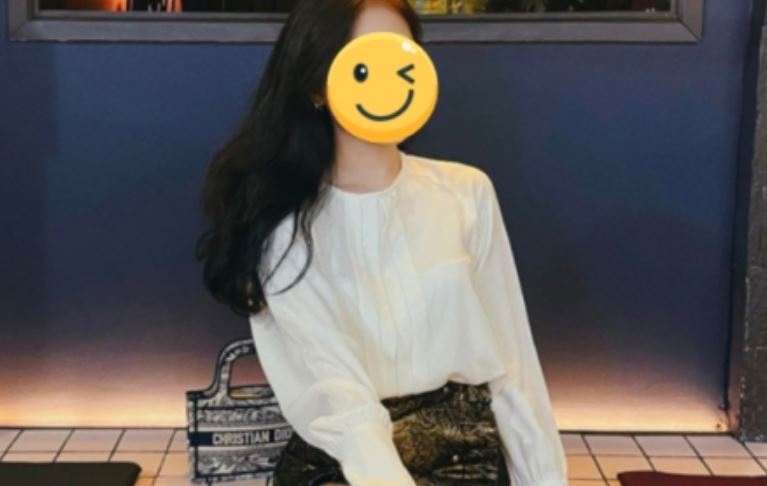 Vô tình chạm mặt trên đường, cô gái trúng tiếng sét ái tình của thiếu gia nổi tiếng: Kết hôn về sống luôn trong biệt thự riêng