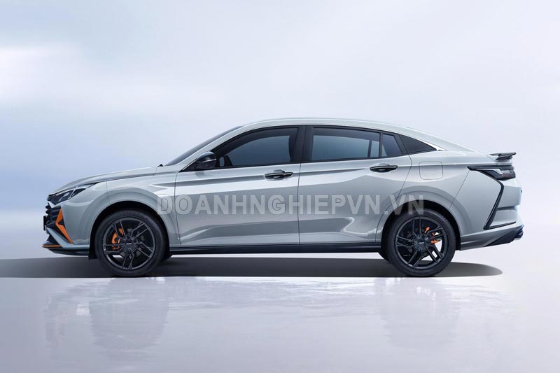 ‘Kẻ ngáng đường’ Kia K3 ra mắt với diện mạo hầm hố, công suất 197 mã lực, giá từ 254 triệu đồng