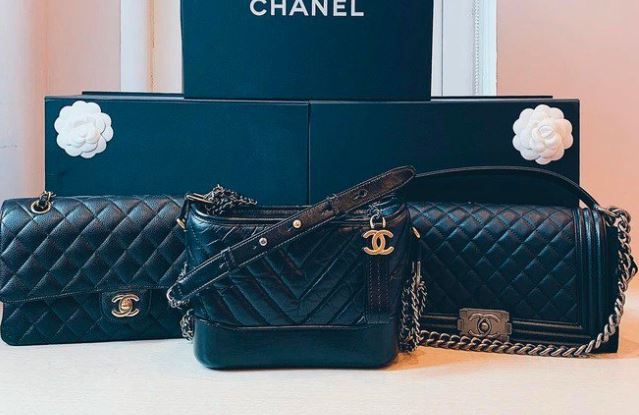 Chồng nổi tiếng thấy vợ bán hàng online cực khổ tặng cho chiếc túi hiệu giá bằng cả căn nhà: Làm gì mà giàu cỡ này?